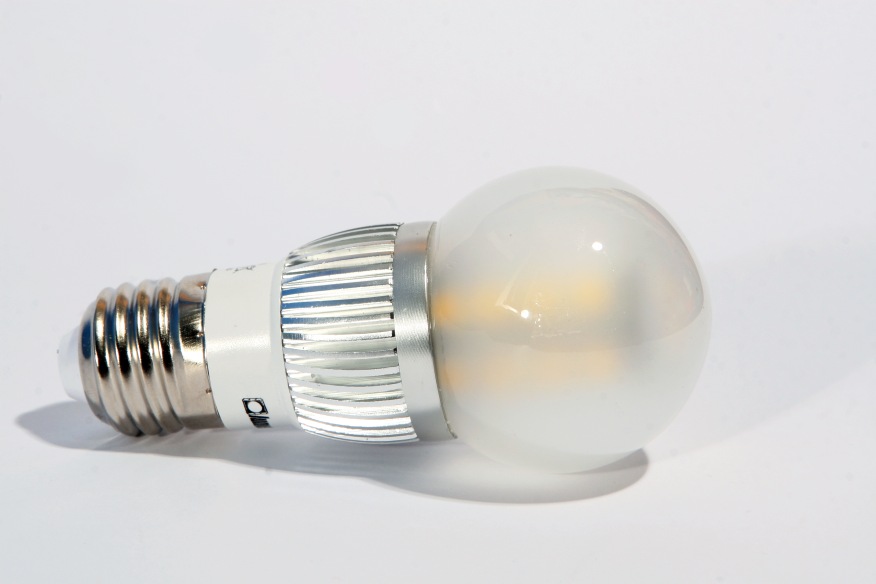�ar�wka LED 5W E27 ciep�a 380lm