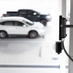 Naświetlacz IP65 LED 30W 2400lm 3000K VT-30-S-B czujnik ruchu PIR